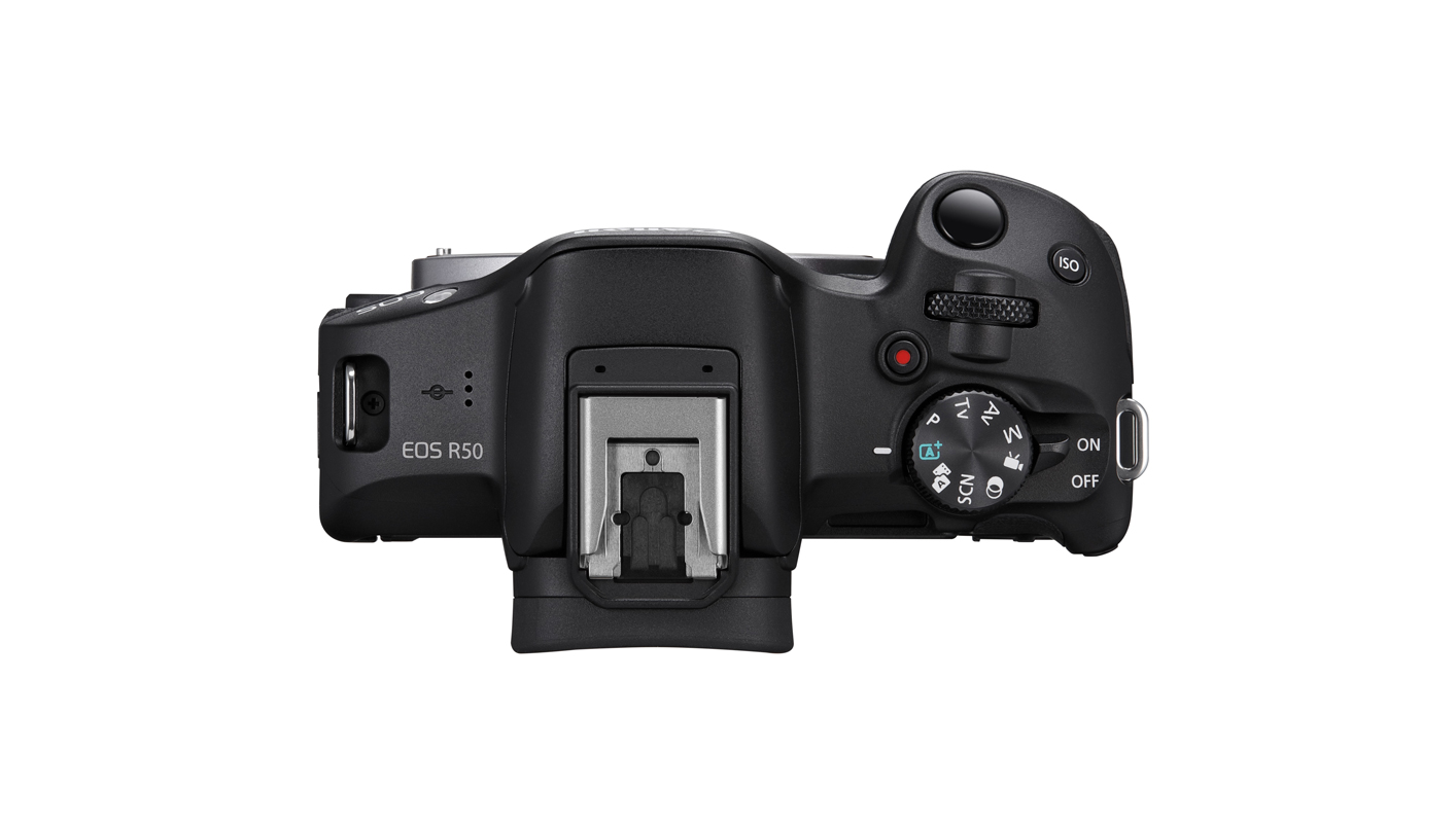 캐논 카메라 EOS R50, 첫 미러리스로 괜찮을까? 375g·4K 30p 장단점 4 캐논 EOS R50 RF-S 18-45mm 킷 실제 제품 사진 4